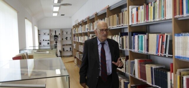 biblioteca_24_1_1280_720