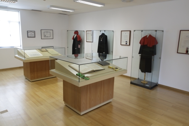 Biblioteca_18